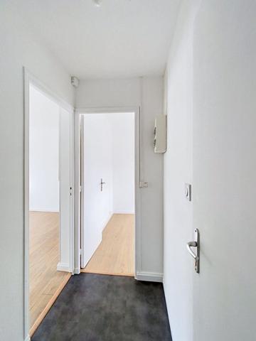 Appartement Type II dernier étage secteur Gare "vide de locataire"