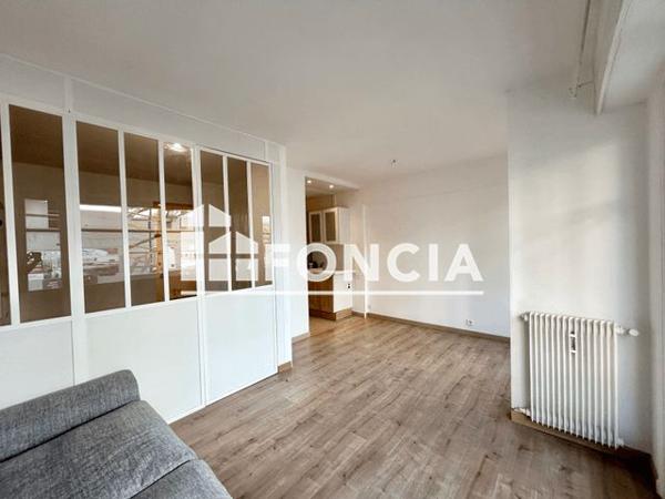 Location Appartement 2 pièces 40.4 m² - LES JUMEAUX Saint Laurent Du Var 06700