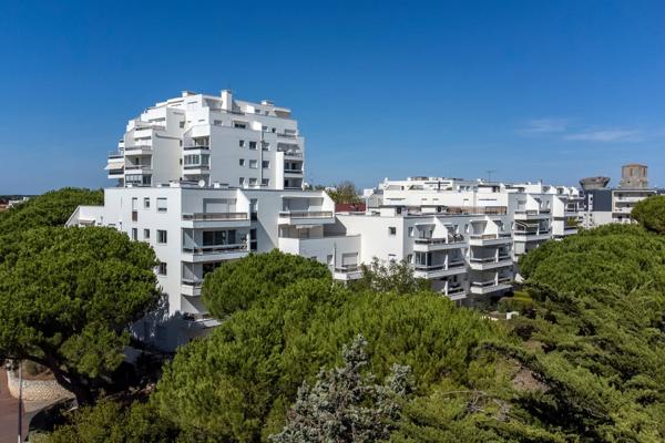 Annexe + appartement + parking