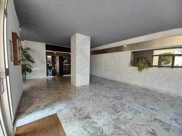 Annexe + appartement + parking