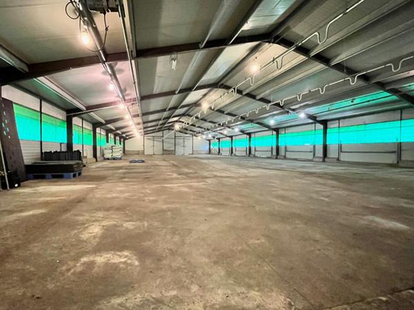 Terrain Moulins 45000 m2 avec bâtiment 700 m2