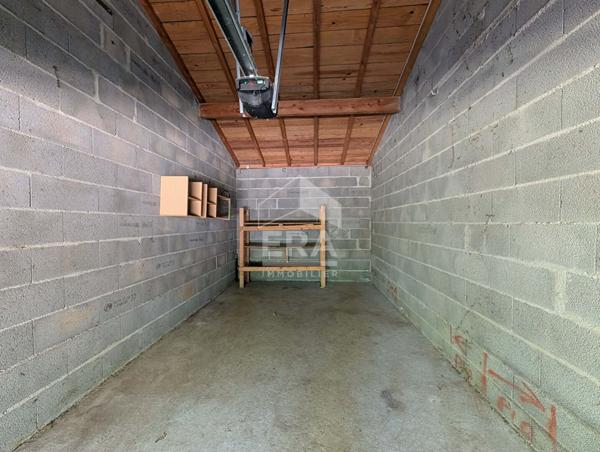 Maison de plain pied à vendre à Montpon-Ménestérol - Calme et Confort sur 3165 m²