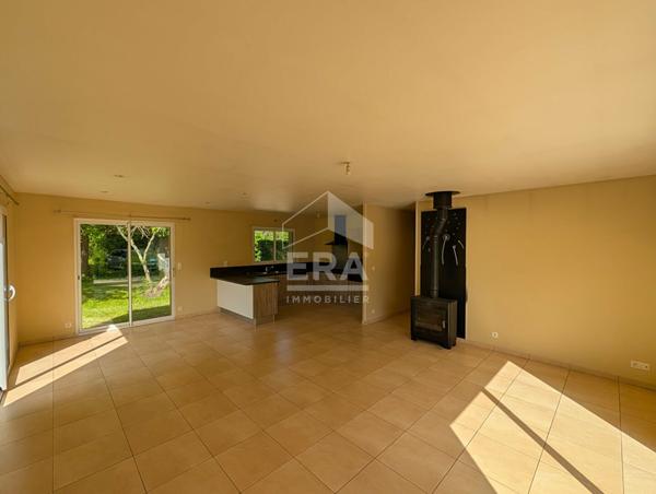 Maison de plain pied à vendre à Montpon-Ménestérol - Calme et Confort sur 3165 m²