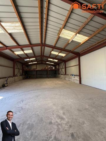 Hangar de stockage de 287m² au sol, le tout sur 8,90 ares !