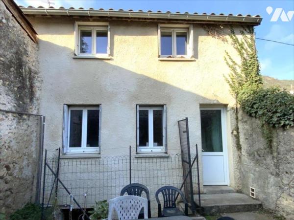 Maison 2 chambres et cour - LIBRE D'OCCUPATION