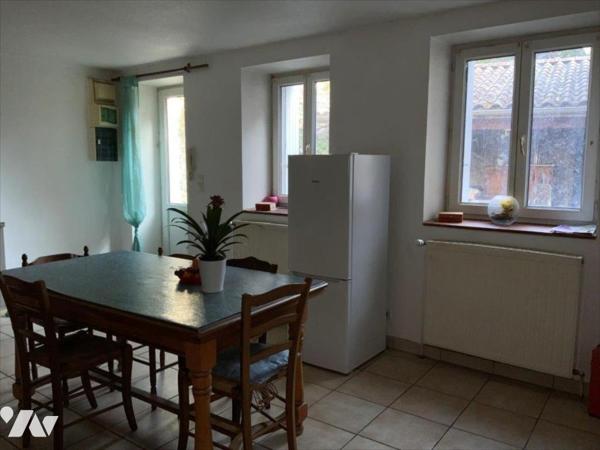 Maison 2 chambres et cour - LIBRE D'OCCUPATION