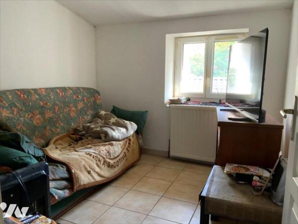 Maison 2 chambres et cour - LIBRE D'OCCUPATION