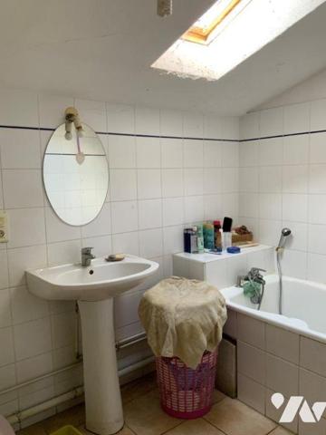 Maison 2 chambres et cour - LIBRE D'OCCUPATION