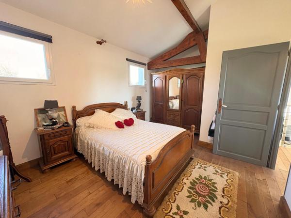 Maison spacieuse, grand terrain de 2830 m2, 3 chambres, garage