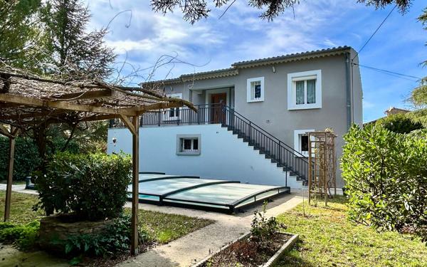 Maison à vendre    6 pièces •  Vaison-la-Romaine