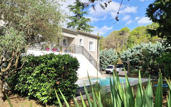 Maison à vendre    6 pièces •  Vaison-la-Romaine