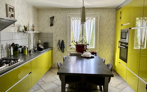 Maison à vendre    6 pièces •  Vaison-la-Romaine