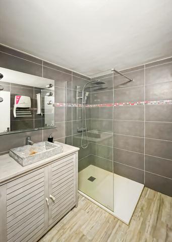 Mas en pierre de caractère  Calme et charme aux portes des Alpilles