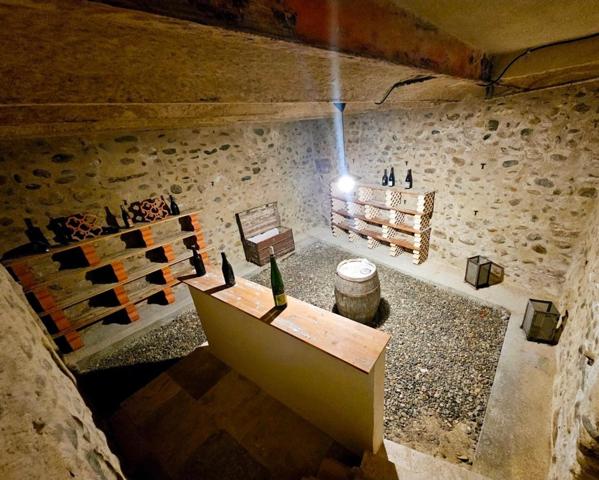 Charmante maison de village de 87 m² avec un ensemble de 3 caves totalisant 52 m²