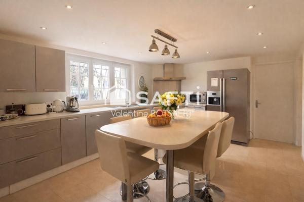 à Compiègne, Maison indépendante d'environ 150 m²