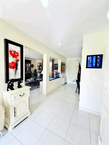 Vente                                                      Maison
                        
                     9 pièces                      198 m2                     à Ozoir-la-Ferrière