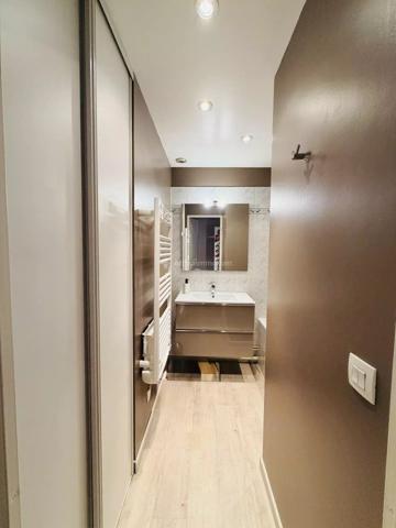 Vente                                                      Maison
                        
                     9 pièces                      198 m2                     à Ozoir-la-Ferrière
