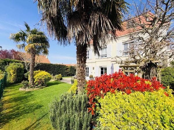 Vente                                                      Maison
                        
                     9 pièces                      198 m2                     à Ozoir-la-Ferrière