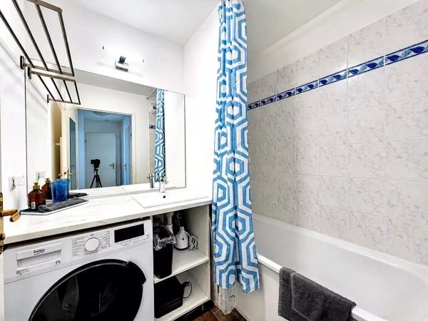 Vente                                                      Appartement
                        
                     3 pièces                      57 m2                     à Chessy