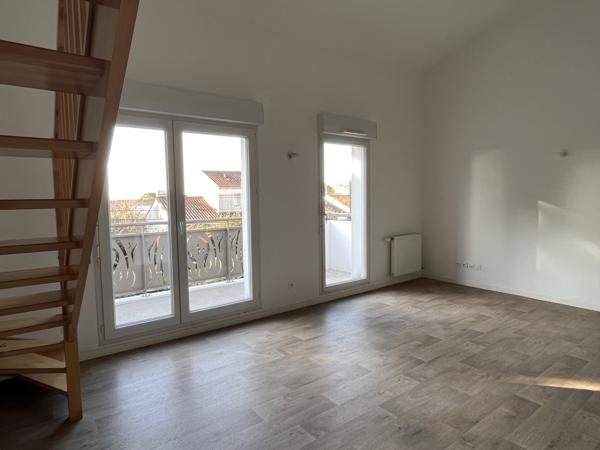 Appartement
         3 pièces
        - 93 m² 215 000 € *