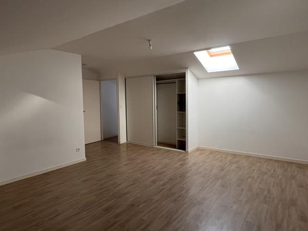 Appartement
         3 pièces
        - 93 m² 215 000 € *