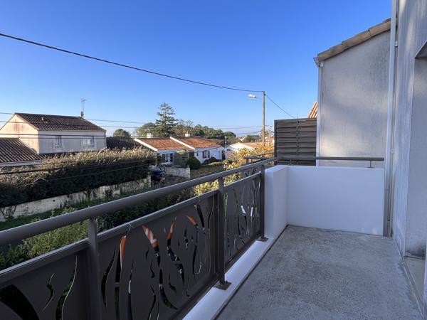 Appartement
         3 pièces
        - 93 m² 215 000 € *