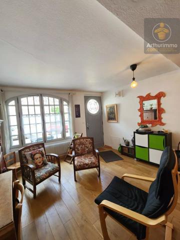 Vente                                                      Maison
                        
                     3 pièces                      83 m2                     à Beaugency