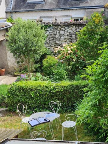 Vente                                                      Maison
                        
                     3 pièces                      83 m2                     à Beaugency