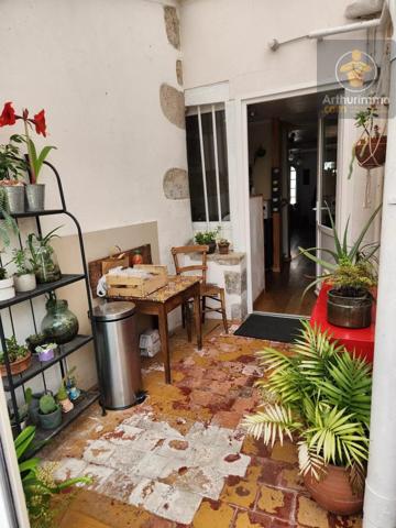Vente                                                      Maison
                        
                     3 pièces                      83 m2                     à Beaugency