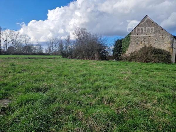 A Druye, terrain constructible non viabilisé de 581m².
