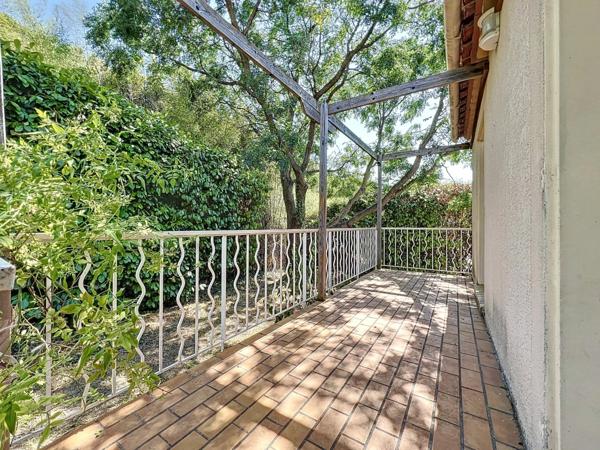 Maison à vendre 4 pièces de plain pied, SAINT GEORGES D'ORQUES (34)+ 454 m2 de terrain piscinable+ garage+ parking