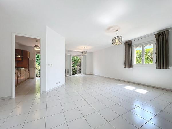 Maison à vendre 4 pièces de plain pied, SAINT GEORGES D'ORQUES (34)+ 454 m2 de terrain piscinable+ garage+ parking