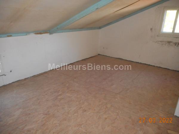 SAINT ANDRE (Petit Bazar). Maison F5/6 de 140 m2 habitables sur terrain de 350 m2 A RENOVER