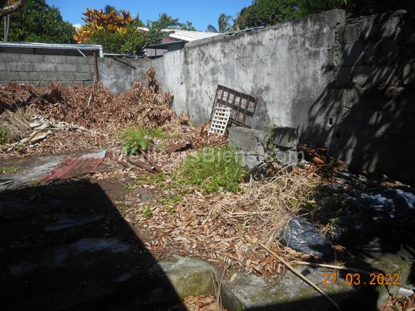 SAINT ANDRE (Petit Bazar). Maison F5/6 de 140 m2 habitables sur terrain de 350 m2 A RENOVER