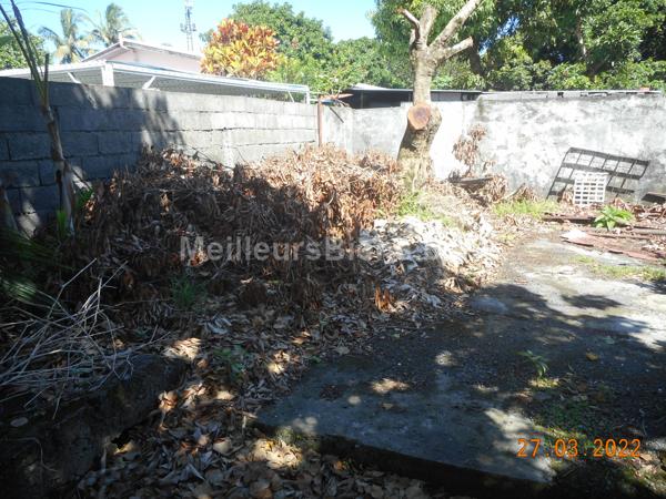 SAINT ANDRE (Petit Bazar). Maison F5/6 de 140 m2 habitables sur terrain de 350 m2 A RENOVER