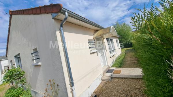Maison de plain pied / 3 chambres / garage / jardin