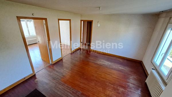 Maison de plain pied / 3 chambres / garage / jardin