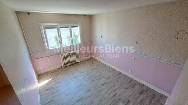 Maison de plain pied / 3 chambres / garage / jardin