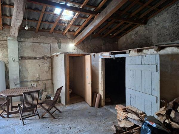 Maison en pierre à Saint Estephe 4 pièce(s) 80 m2 A RENOVER