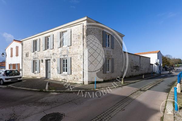 Maison de maître à vendre à L'Houmeau - Référence NB540 , L houmeau