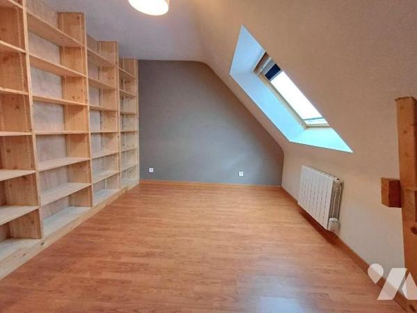 Maison familiale dans un hameau de GUIDEL.

Située dans un charmant petit hameau de GUIDEL, c...