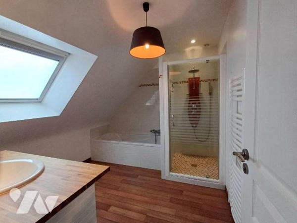 Maison familiale dans un hameau de GUIDEL.

Située dans un charmant petit hameau de GUIDEL, c...