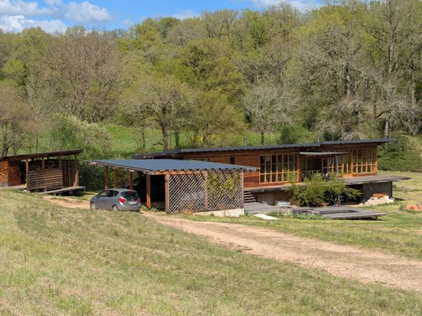 Maison en bois bioclimatique sur grand terrain Camburat