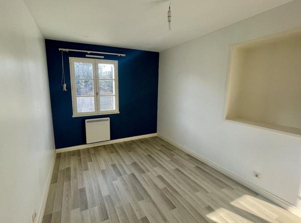 Ensemble de 2 maisons, 135 m² et 65 m², 3 km d'AULNAY et tous commerces, cadre très joli Nere