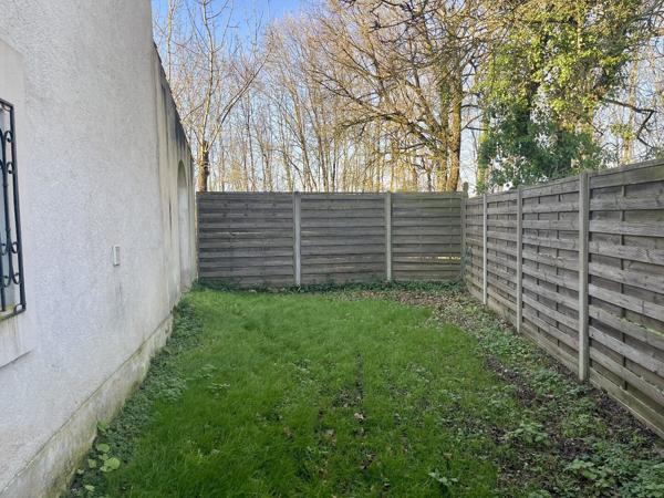 Ensemble de 2 maisons, 135 m² et 65 m², 3 km d'AULNAY et tous commerces, cadre très joli Nere