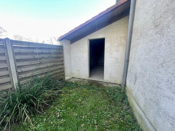 Ensemble de 2 maisons, 135 m² et 65 m², 3 km d'AULNAY et tous commerces, cadre très joli Nere