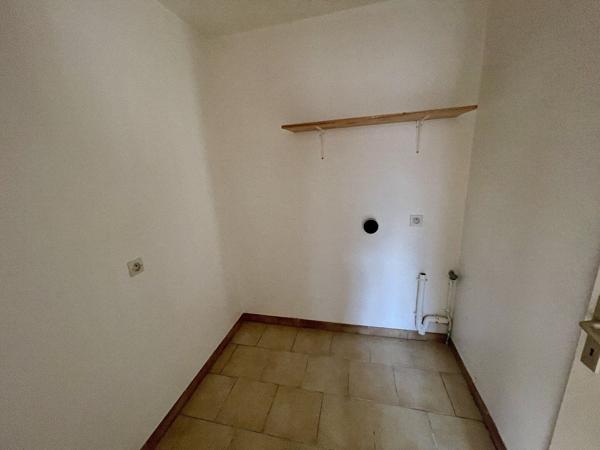 Ensemble de 2 maisons, 135 m² et 65 m², 3 km d'AULNAY et tous commerces, cadre très joli Nere