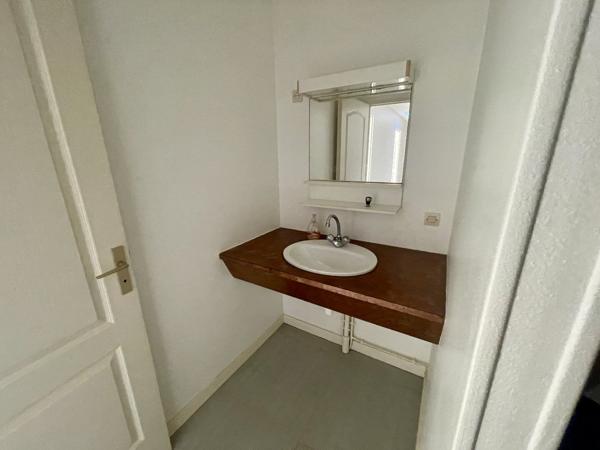 Ensemble de 2 maisons, 135 m² et 65 m², 3 km d'AULNAY et tous commerces, cadre très joli Nere