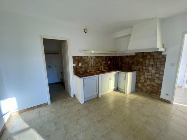 Ensemble de 2 maisons, 135 m² et 65 m², 3 km d'AULNAY et tous commerces, cadre très joli Nere