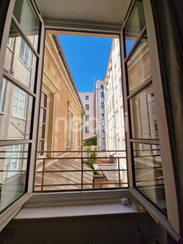 BELLECOUR – RUE VICTOR HUGO - T1 bis de 32,47 m² :